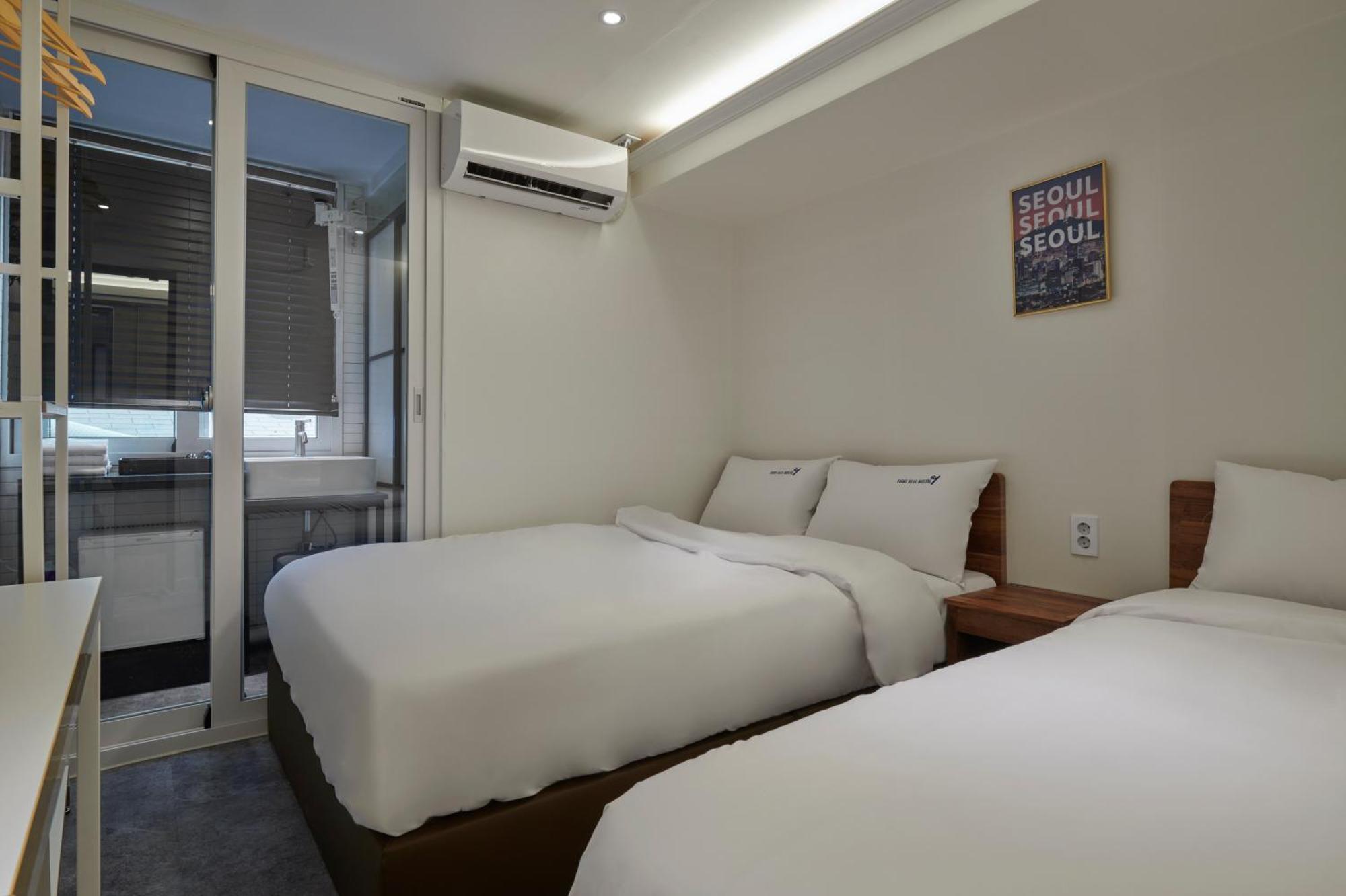 Eight Rest Hostel Myeongdong سيول المظهر الخارجي الصورة