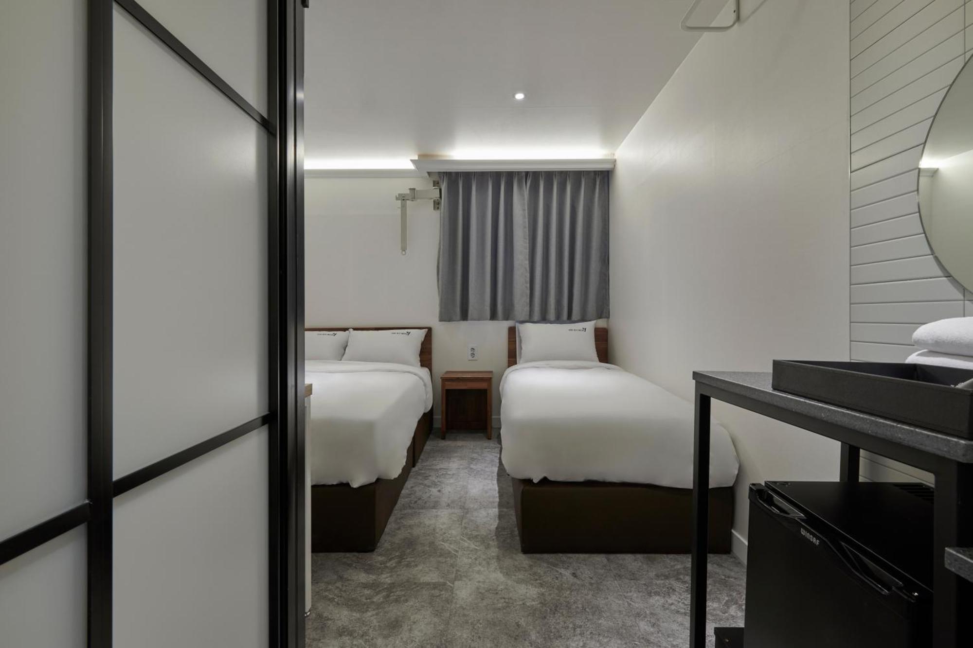 Eight Rest Hostel Myeongdong سيول المظهر الخارجي الصورة