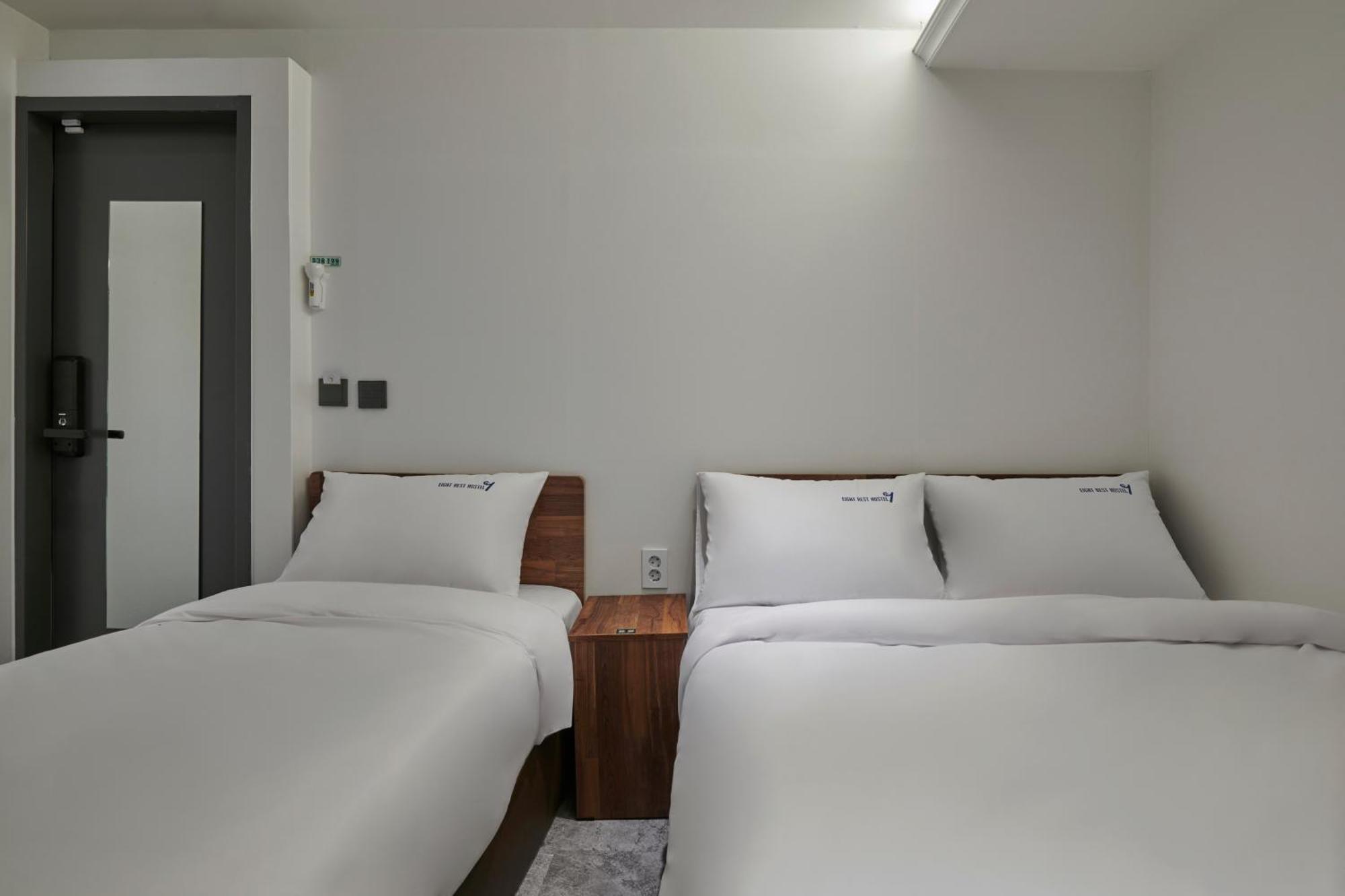 Eight Rest Hostel Myeongdong سيول المظهر الخارجي الصورة